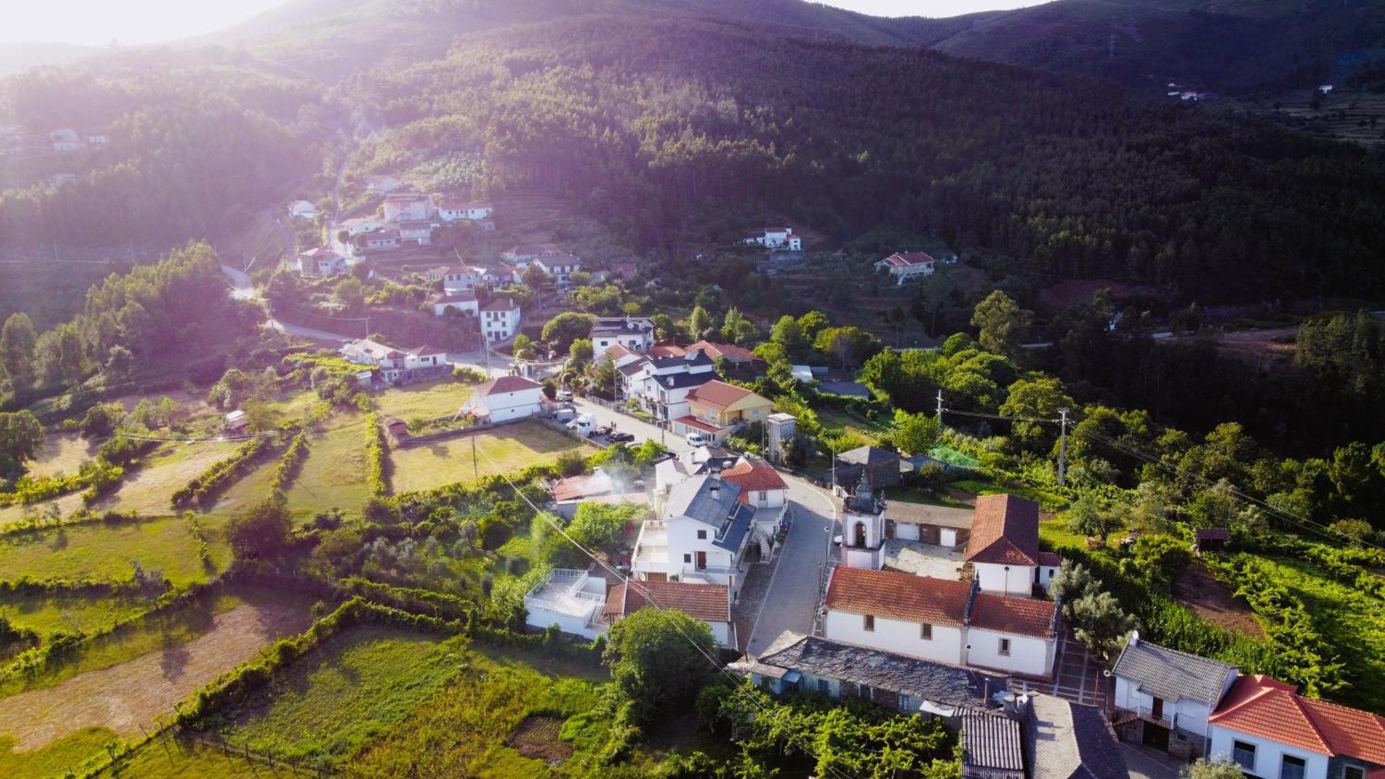 Vila Nazaré Bed and Breakfast Castro Daire Exterior foto